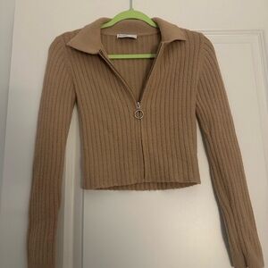 🦋 Bershka Cropped Tan Fuzzy Zip Up Cardigan Sweater Size Medium 🦋